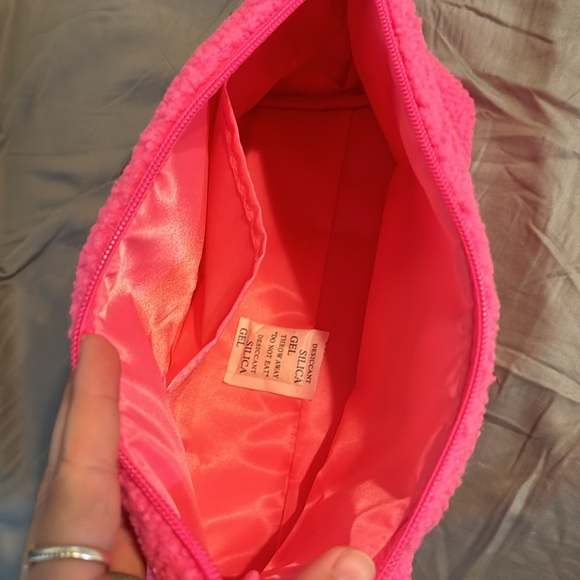 Frilliance Fuzzy Soft Large Hot Pink Cosmetic Bag - Picture 3 of 4